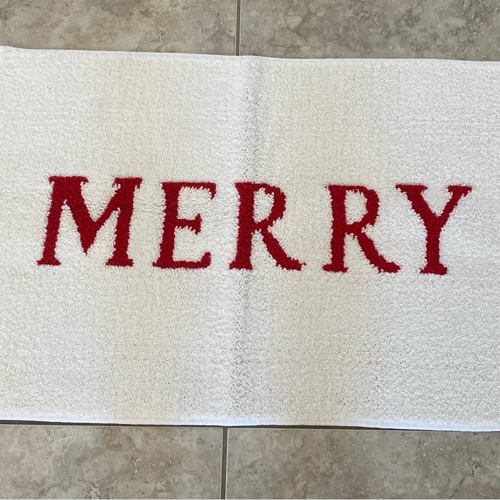 Threshold “Merry” Bath Rug 30” x 21”